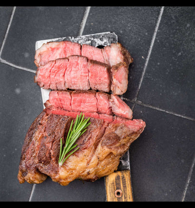 Rosa gebratenes Wasserbüffel Steak