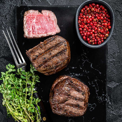 Filet Mignon medium rare gebraten mit krosser Kruste, USDA Prime