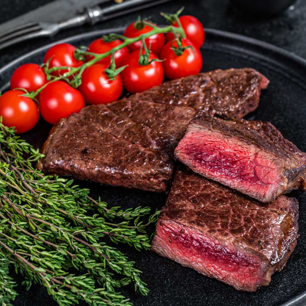 Gebratene US Prime Beef medium rare, Chuck Flap Steak